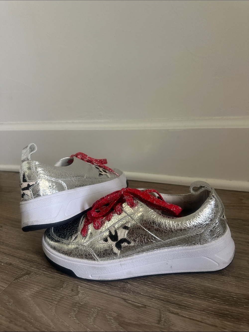 Women’s Metallic Leather Silver Sneakers with Red Laces - Picture 1 of 8